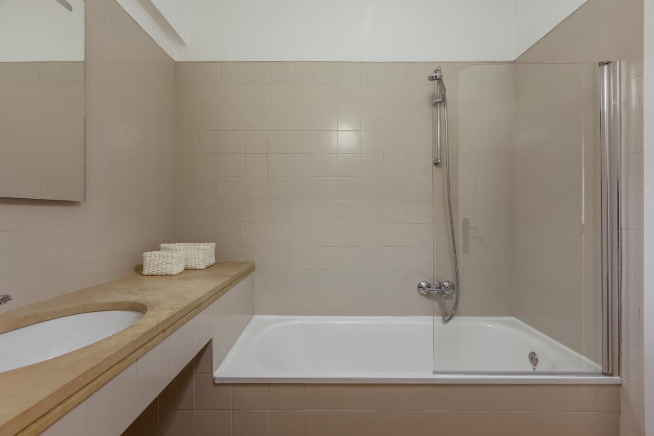 Elegant 3 Bedroom - Centre - Garage - Metro Appartamento Lisbona