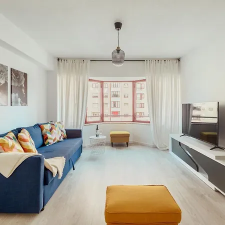 Elegant 3 Bedroom Apt - City Centre - Garage - Metro Lisbon Exterior photo